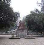 monument in yangshuo park